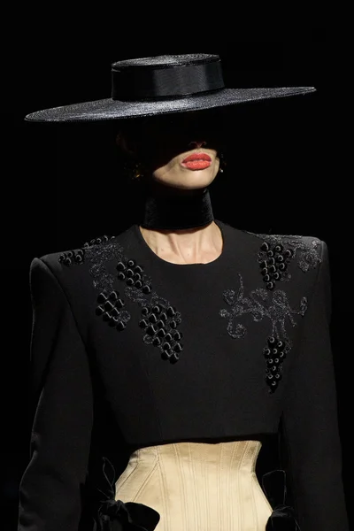 Look 1